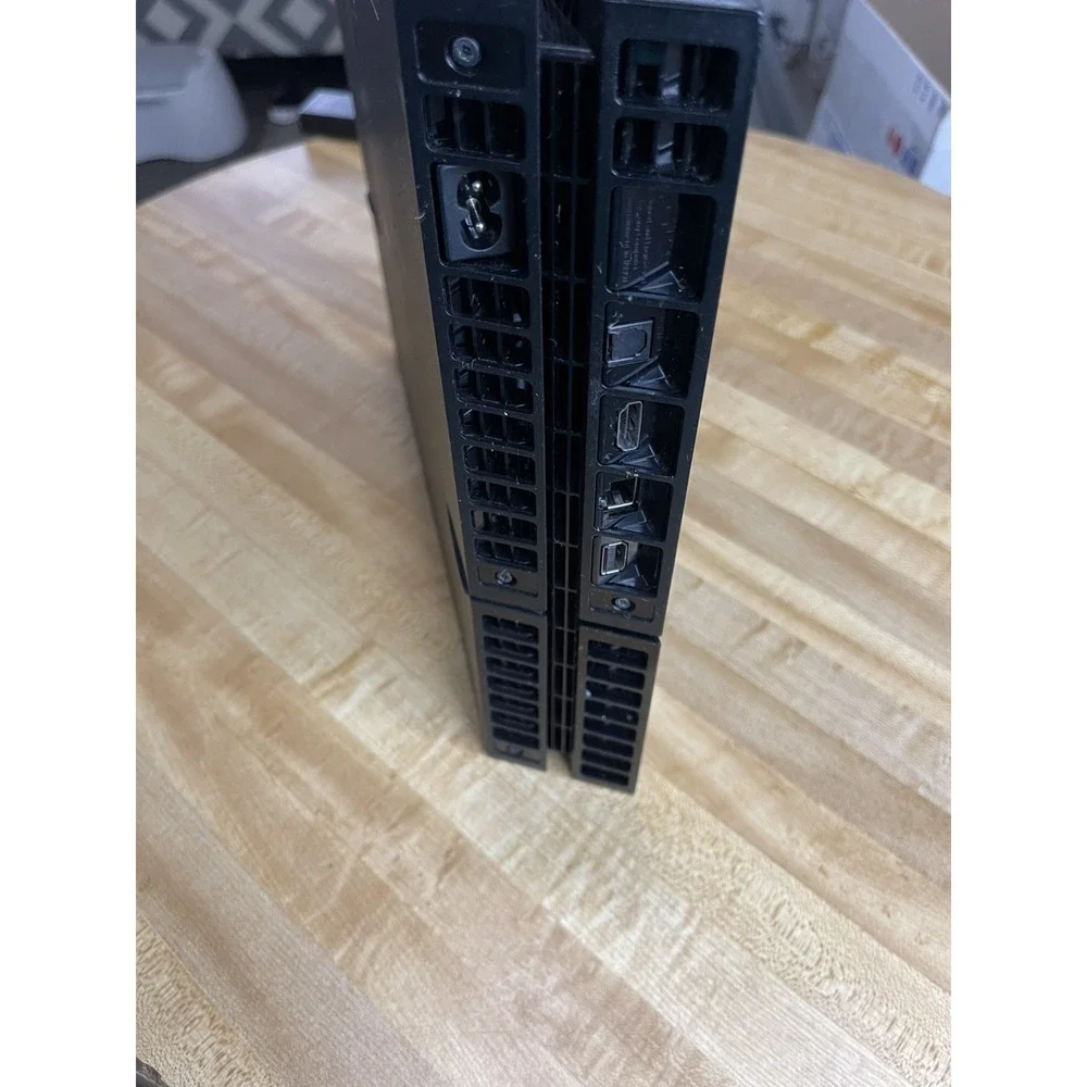 Sony Playstation 4 500GB Console CUH-1001A Does Not Power On